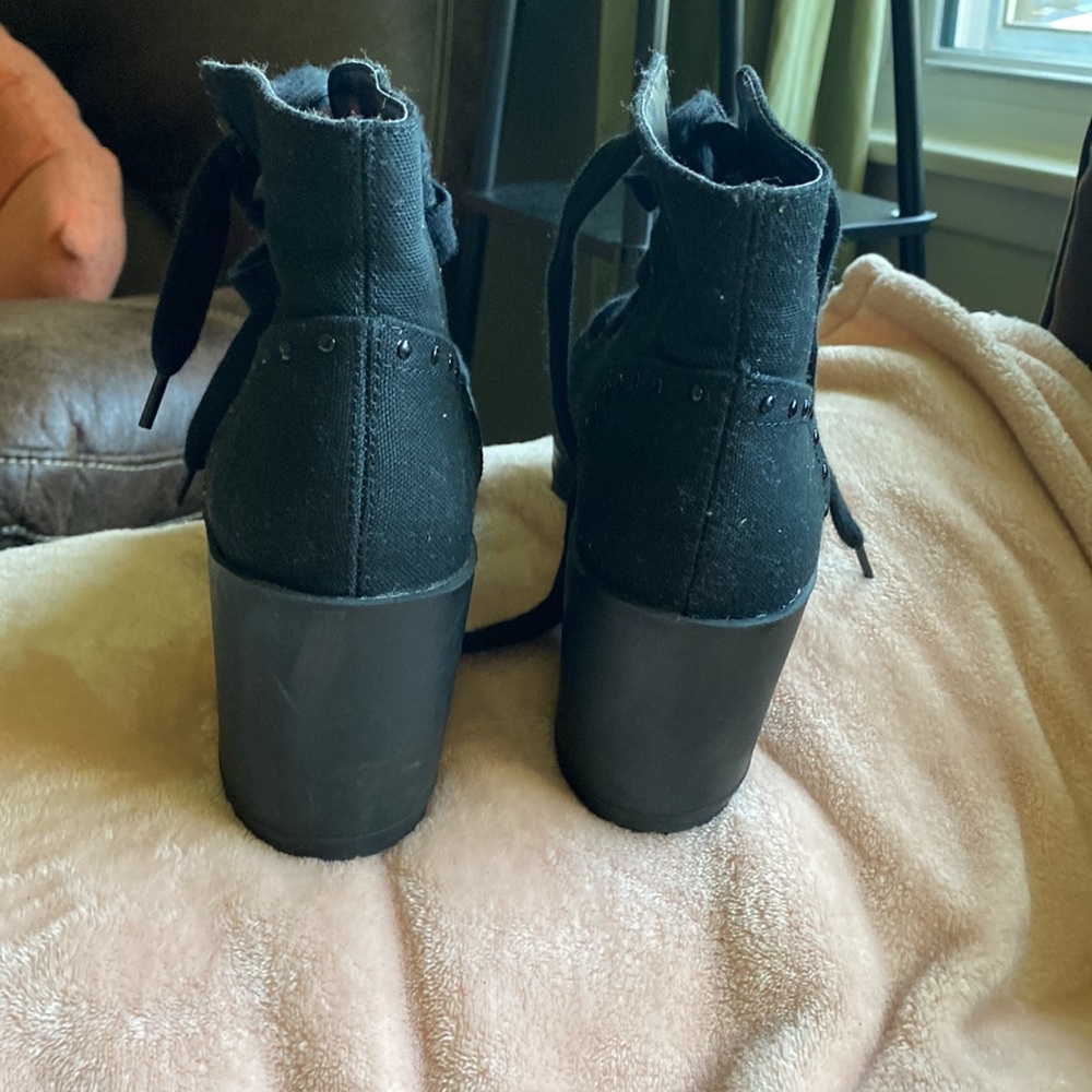 Cute Bootie! - image 4